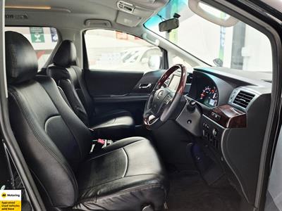 2012 Toyota Vellfire - Thumbnail