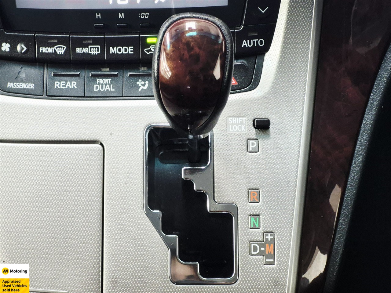 2012 Toyota Vellfire