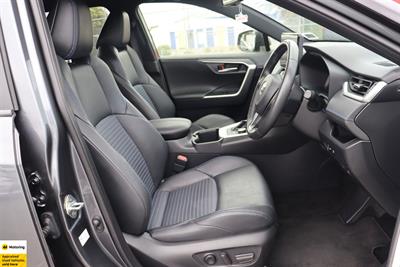 2023 Toyota RAV4 - Thumbnail