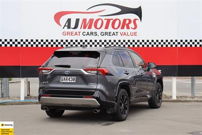 2023 Toyota RAV4 - Thumbnail