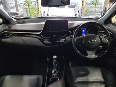 2017 Toyota C-HR - Thumbnail