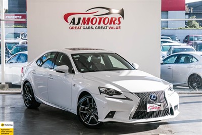 2013 Lexus IS 300h