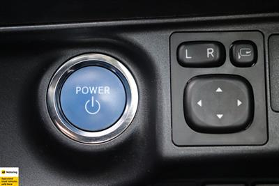 2016 Toyota Aqua - Thumbnail