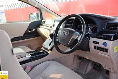 2012 Toyota Alphard - Thumbnail