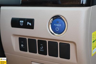 2012 Toyota Alphard - Thumbnail