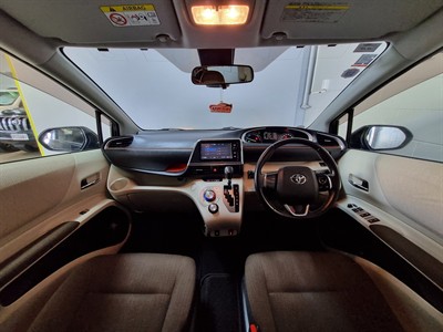 2015 Toyota Sienta - Thumbnail