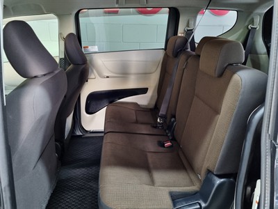 2015 Toyota Sienta - Thumbnail