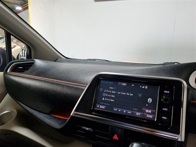 2015 Toyota Sienta - Thumbnail