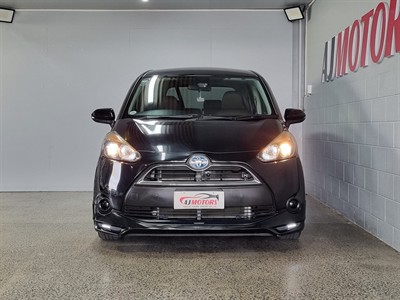 2015 Toyota Sienta - Thumbnail