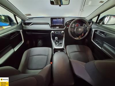 2020 Toyota RAV4 - Thumbnail
