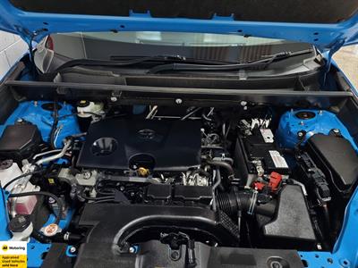 2020 Toyota RAV4 - Thumbnail