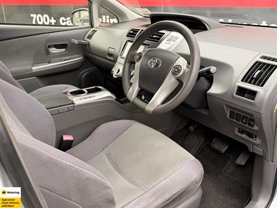 2012 Toyota Prius - Thumbnail