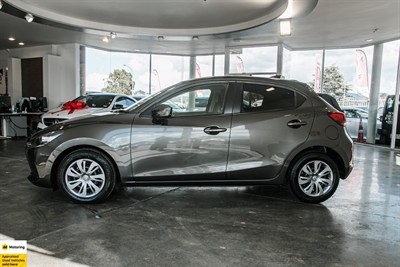 2020 Mazda 2 - Thumbnail