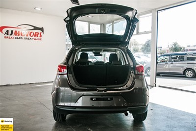 2020 Mazda 2 - Thumbnail