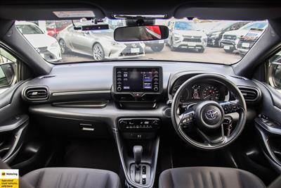 2021 Toyota Yaris - Thumbnail