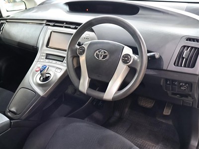 2012 Toyota Prius - Thumbnail