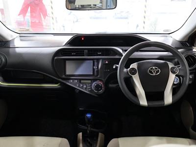 2013 Toyota Aqua - Thumbnail