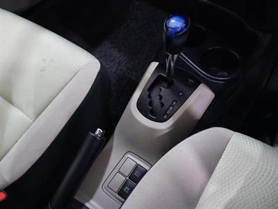 2013 Toyota Aqua - Thumbnail