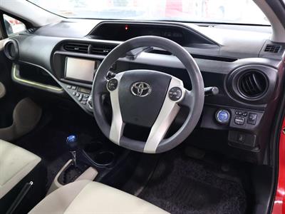 2013 Toyota Aqua - Thumbnail