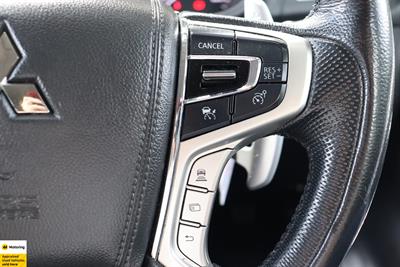 2019 Mitsubishi Pajero Sport - Thumbnail