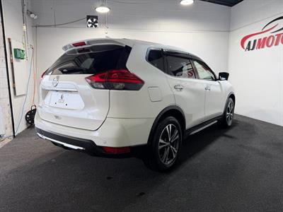 2017 Nissan X-Trail - Thumbnail