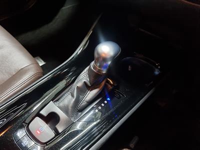2017 Toyota C-HR - Thumbnail