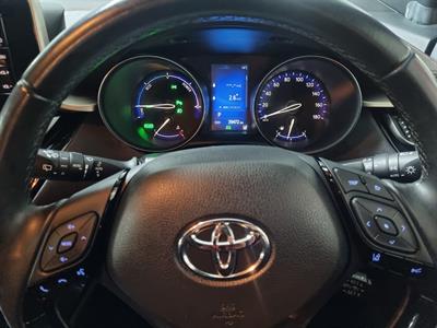 2017 Toyota C-HR - Thumbnail