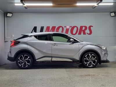2017 Toyota C-HR - Thumbnail