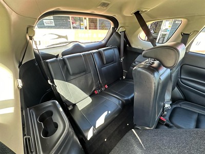 2021 Mitsubishi Outlander - Thumbnail