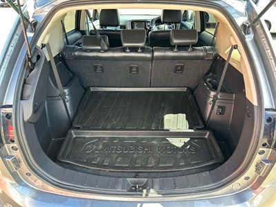 2021 Mitsubishi Outlander - Thumbnail