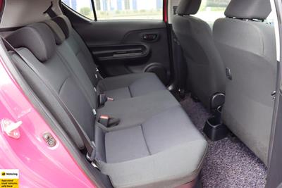 2017 Toyota Aqua - Thumbnail