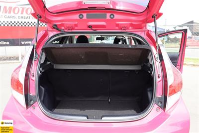 2017 Toyota Aqua - Thumbnail