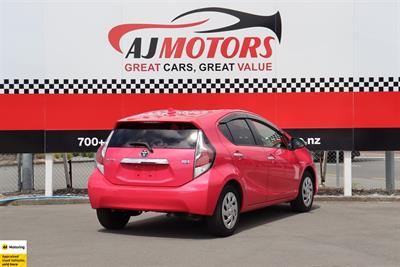 2017 Toyota Aqua - Thumbnail