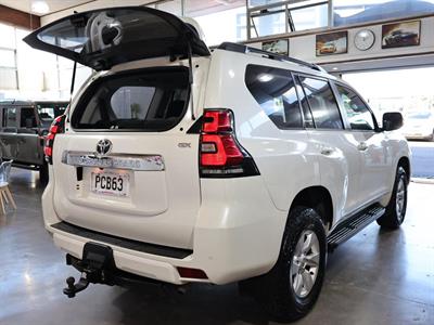 2018 Toyota Land Cruiser Prado - Thumbnail