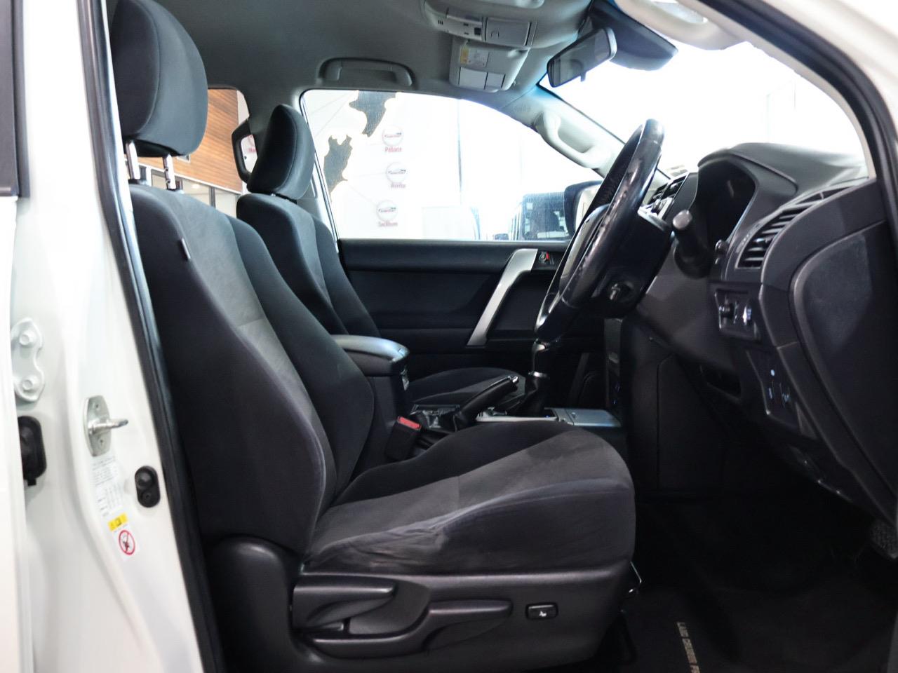 2018 Toyota Land Cruiser Prado