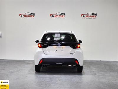 2021 Toyota Yaris - Thumbnail