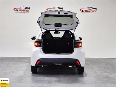 2021 Toyota Yaris - Thumbnail