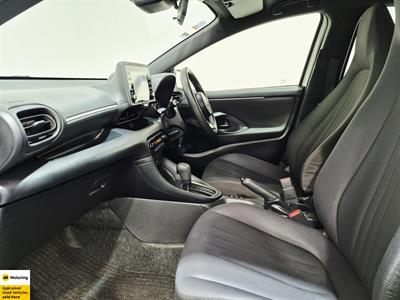 2021 Toyota Yaris - Thumbnail