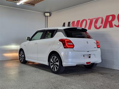 2017 Suzuki Swift - Thumbnail