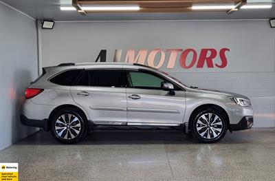 2015 Subaru Outback - Thumbnail