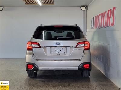 2015 Subaru Outback - Thumbnail