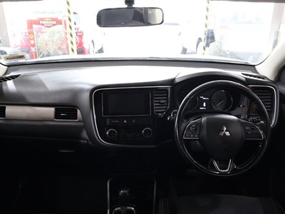 2018 Mitsubishi Outlander - Thumbnail