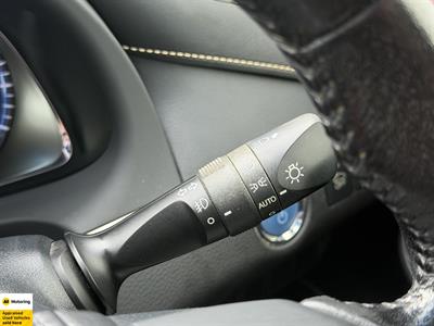 2014 Toyota Harrier - Thumbnail