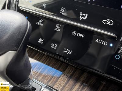 2014 Toyota Harrier - Thumbnail