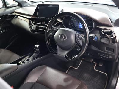 2018 Toyota C-HR - Thumbnail
