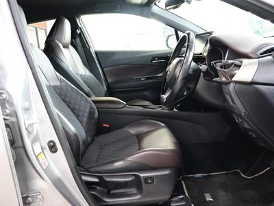 2018 Toyota C-HR - Thumbnail