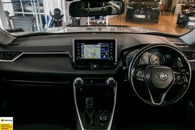 2021 Toyota RAV4 - Thumbnail