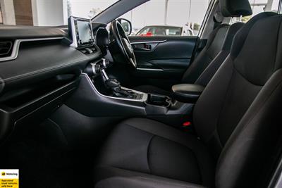 2021 Toyota RAV4 - Thumbnail