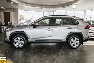 2021 Toyota RAV4 - Thumbnail