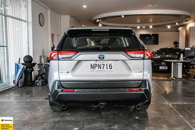 2021 Toyota RAV4 - Thumbnail